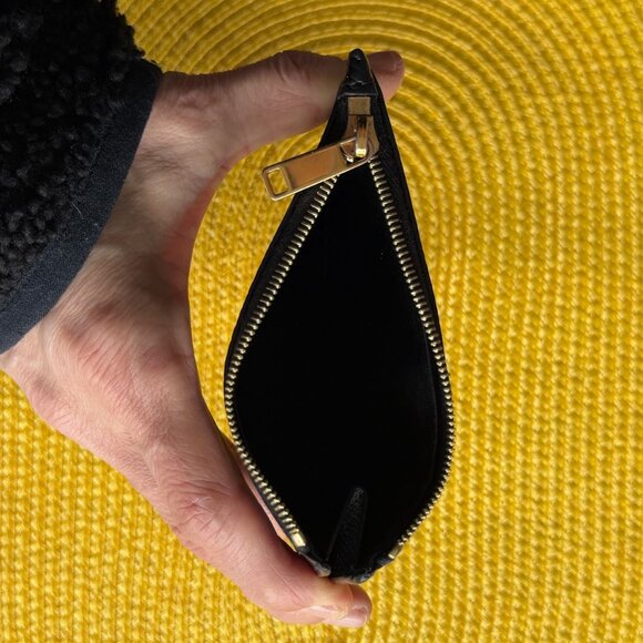 CELINE ZIPPED COMPACT CARD HOLDER IN GRAINED CALFSKIN BLACK W/ GOLD HARDWARE - Picture 5 of 7